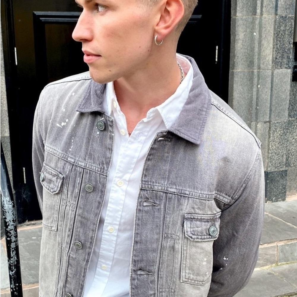 All Saints - Akola distressed denim jacket in light grey - Size Medium